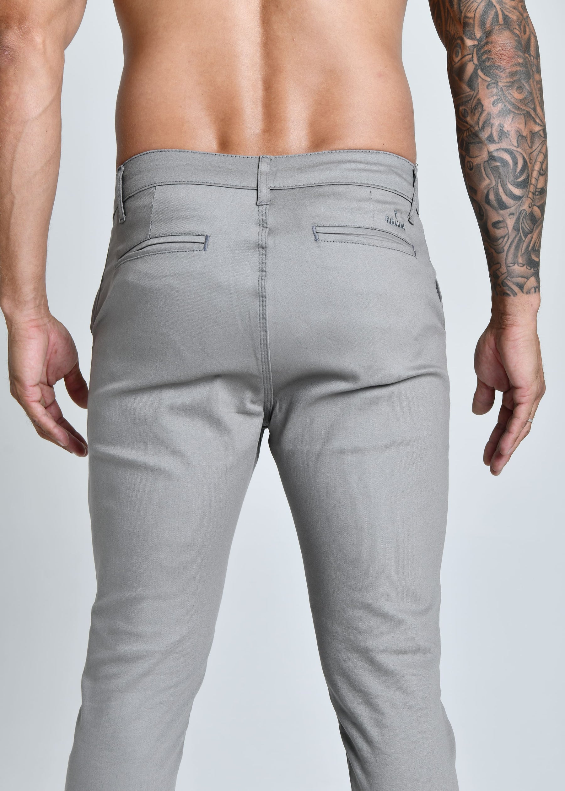 CALÇA SARJA ACETINADA SUPRA™ TABUADA | SLIM FIT, CONFORTO E SOFISTICAÇÃO