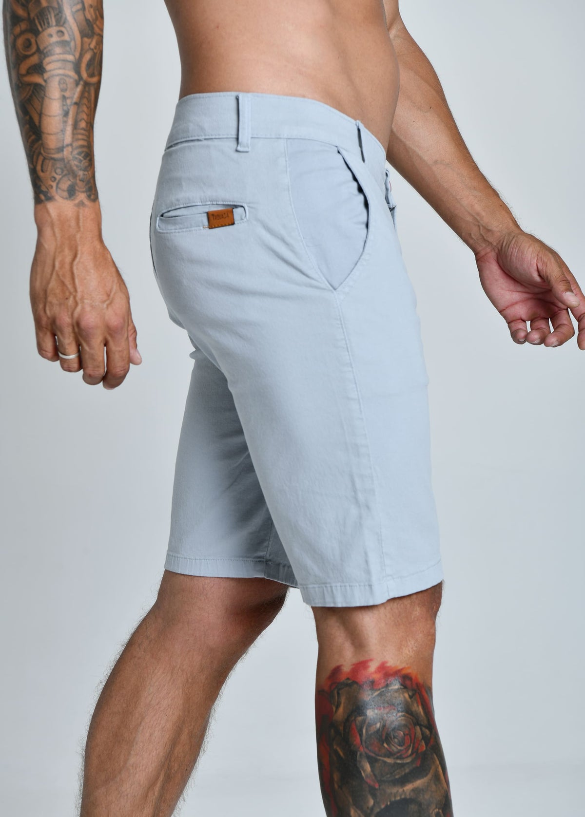 BERMUDA SARJA ACETINADA SUPRA™ — TABUADA | CONFORTO, ELASTICIDADE E SOFISTICAÇÃO