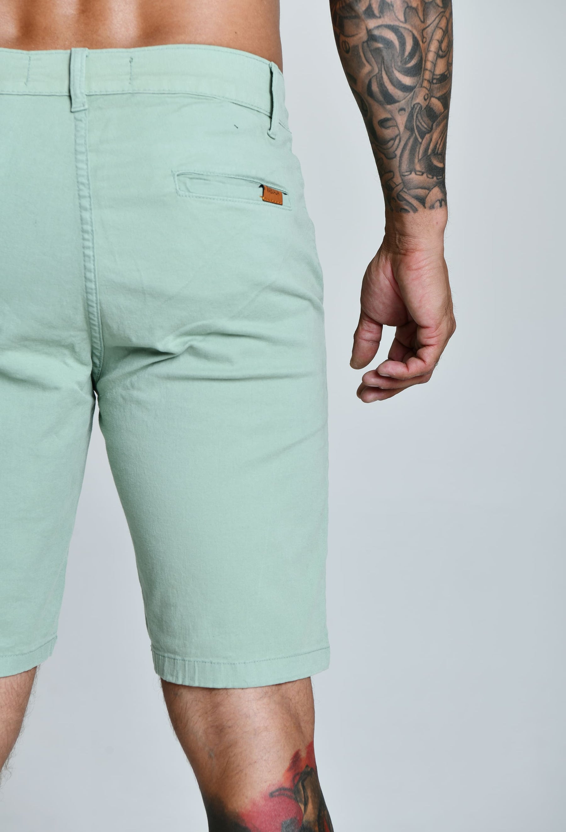 BERMUDA SARJA ACETINADA SUPRA™ — TABUADA | CONFORTO, ELASTICIDADE E SOFISTICAÇÃO