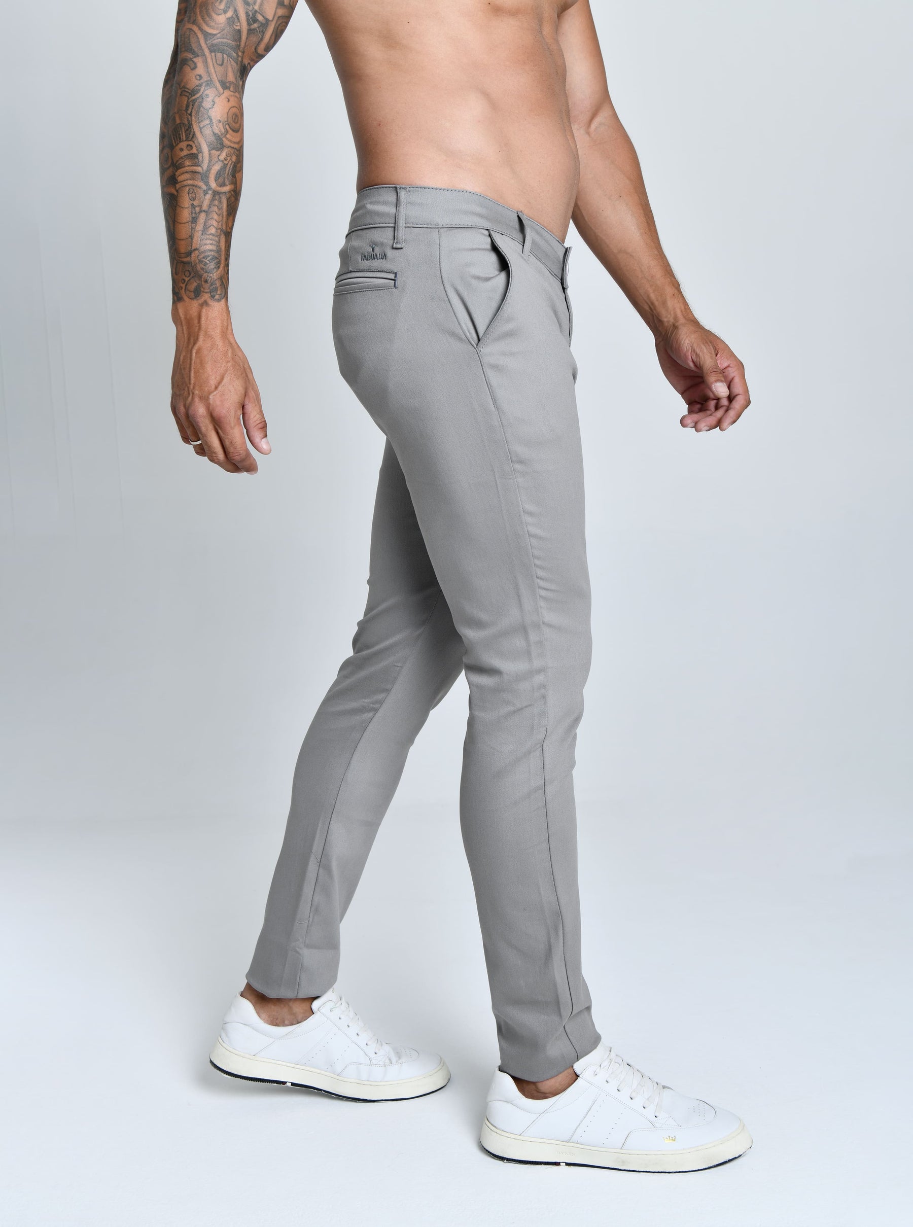 CALÇA SARJA ACETINADA SUPRA™ TABUADA | SLIM FIT, CONFORTO E SOFISTICAÇÃO