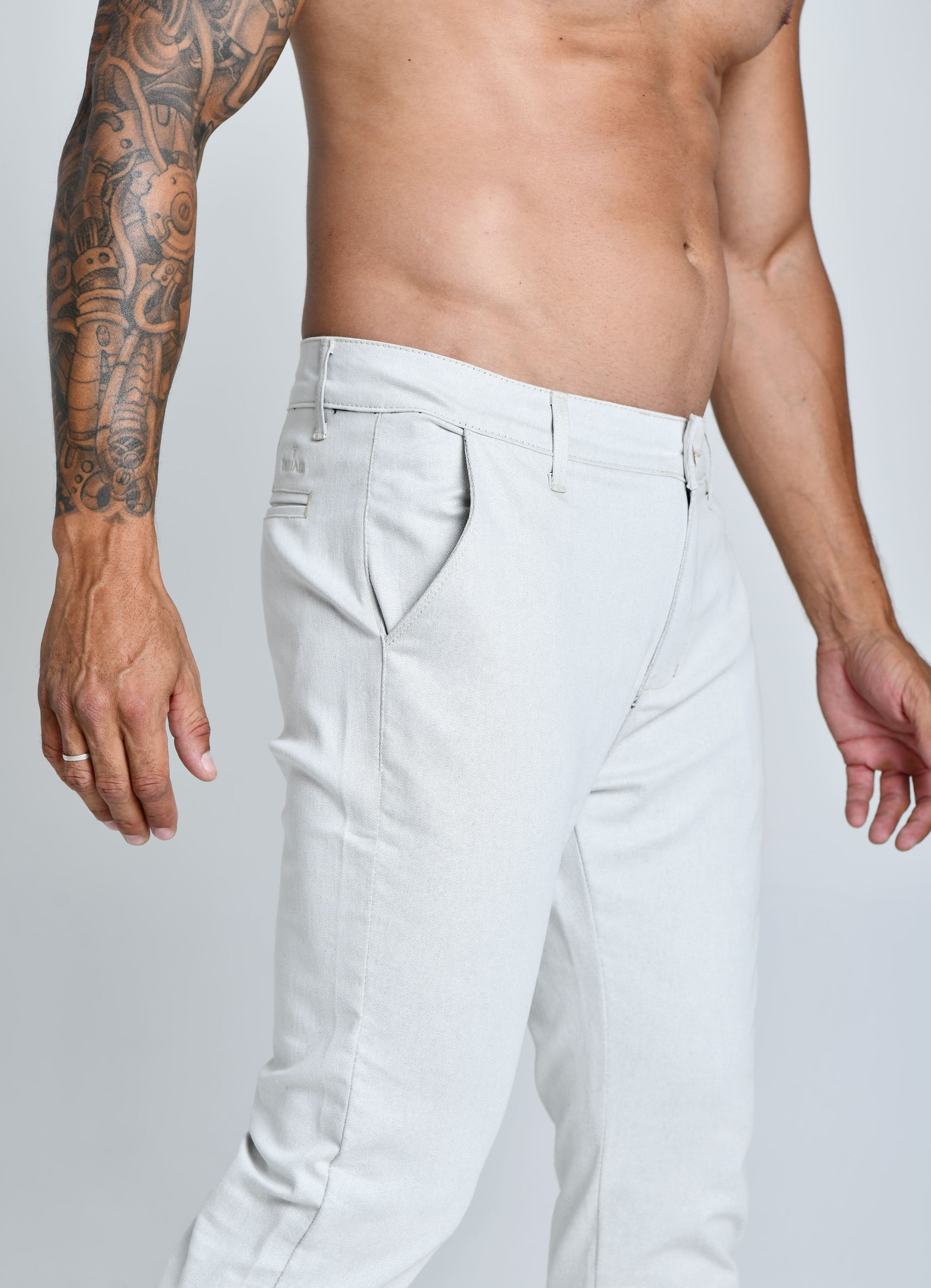 CALÇA SARJA ACETINADA SUPRA™ TABUADA | SLIM FIT, CONFORTO E SOFISTICAÇÃO
