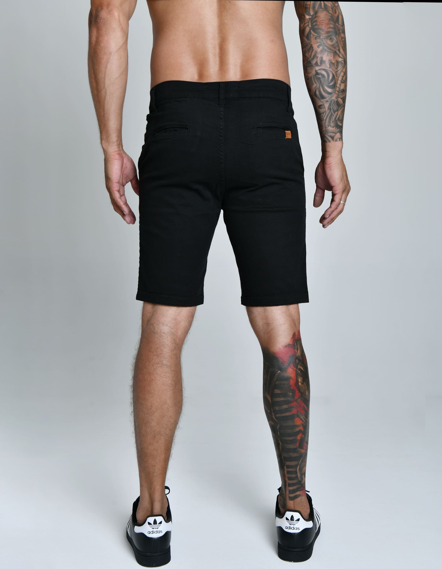 BERMUDA SARJA ACETINADA SUPRA™ — TABUADA | CONFORTO, ELASTICIDADE E SOFISTICAÇÃO