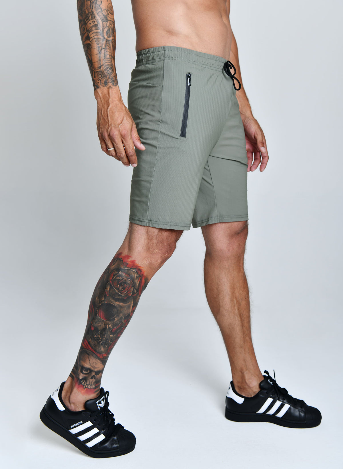 BERMUDA TECH FLEX™ | BERMUDA MASCULINA ACADEMIA TACTEL COM ELASTANO BOLSOS COM ZÍPER | SHORTS DE ALTA QUALIDADE | TABUAD