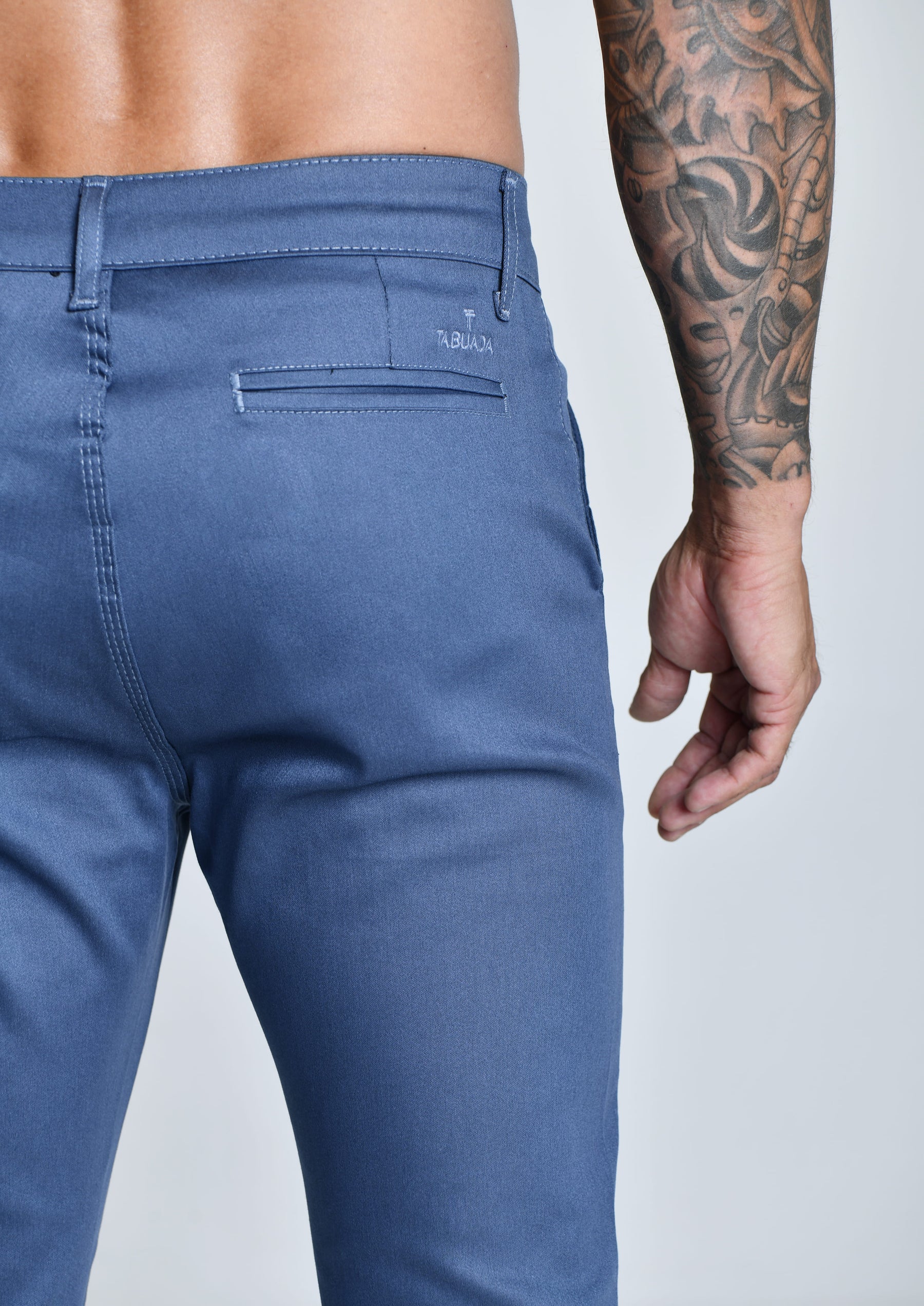 CALÇA SARJA ACETINADA SUPRA™  TABUADA | SLIM FIT, CONFORTO E SOFISTICAÇÃO